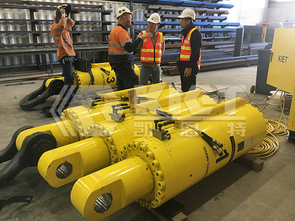 Synchronous-hoisting-and-lifting-hydraulic-cylinders-a-121