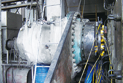 Synchronous separation and maintenance of reducer and roller press machine in cement plant<br /><br /><br /><br />
