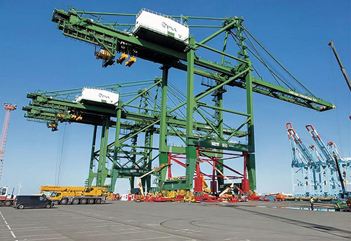 Shore-hoisting-and-ship-transportation