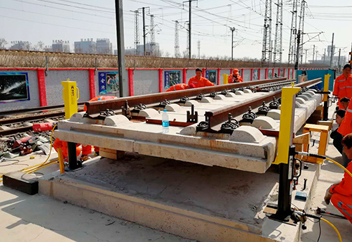 Synchronous Lifting & Maintenance of Large Electric Shovels<br /><br /><br /><br /><br /><br /><br /><br /><br /><br /><br /><br /><br /><br /><br /><br /><br /><br /><br /><br /><br /><br /><br /><br /><br /><br />
