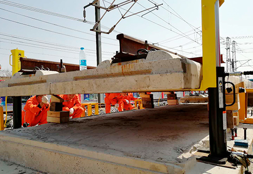 Synchronous Lifting & Maintenance of Large Electric Shovels<br /><br /><br /><br /><br /><br /><br /><br /><br /><br /><br /><br /><br /><br /><br /><br /><br /><br /><br /><br /><br /><br /><br /><br /><br /><br />
