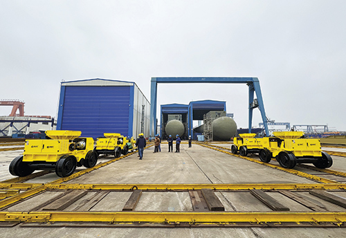 Synchronous Lifting & Maintenance of Large Electric Shovels<br /><br /><br /><br /><br /><br /><br /><br /><br /><br /><br /><br /><br /><br /><br /><br /><br /><br /><br /><br /><br /><br />

