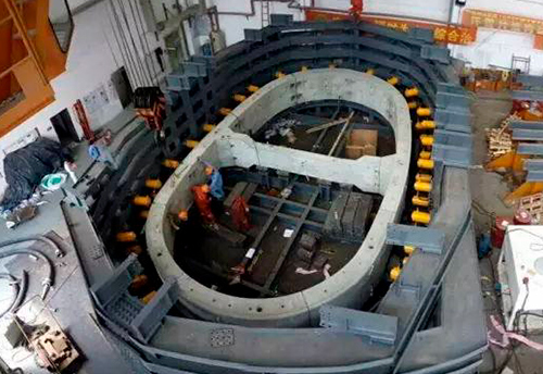 Shipyard-3600-ton-gantry-crane-moving-transport